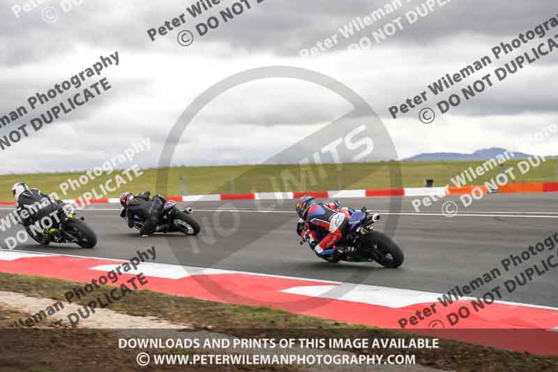 cadwell no limits trackday;cadwell park;cadwell park photographs;cadwell trackday photographs;enduro digital images;event digital images;eventdigitalimages;navarra;no limits trackdays;peter wileman photography;racing digital images;trackday digital images;trackday photos